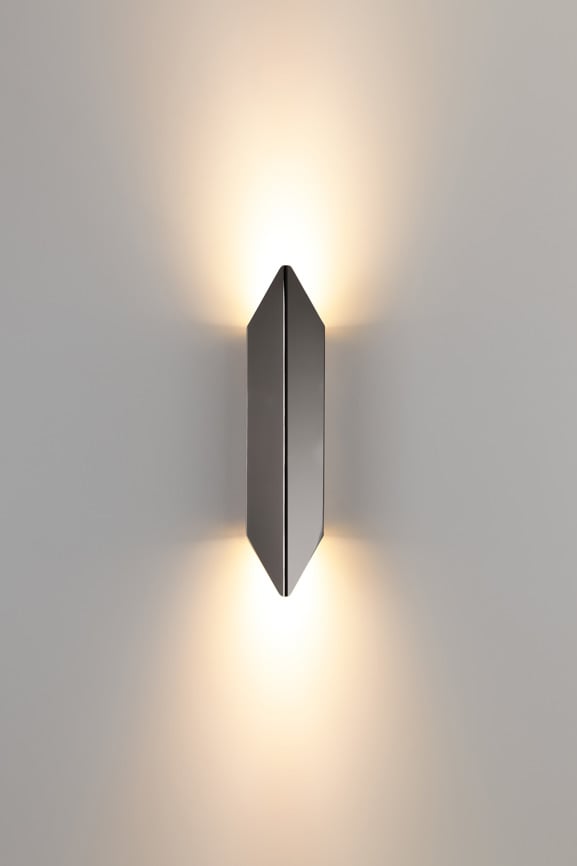 Wall lighting in black chrome