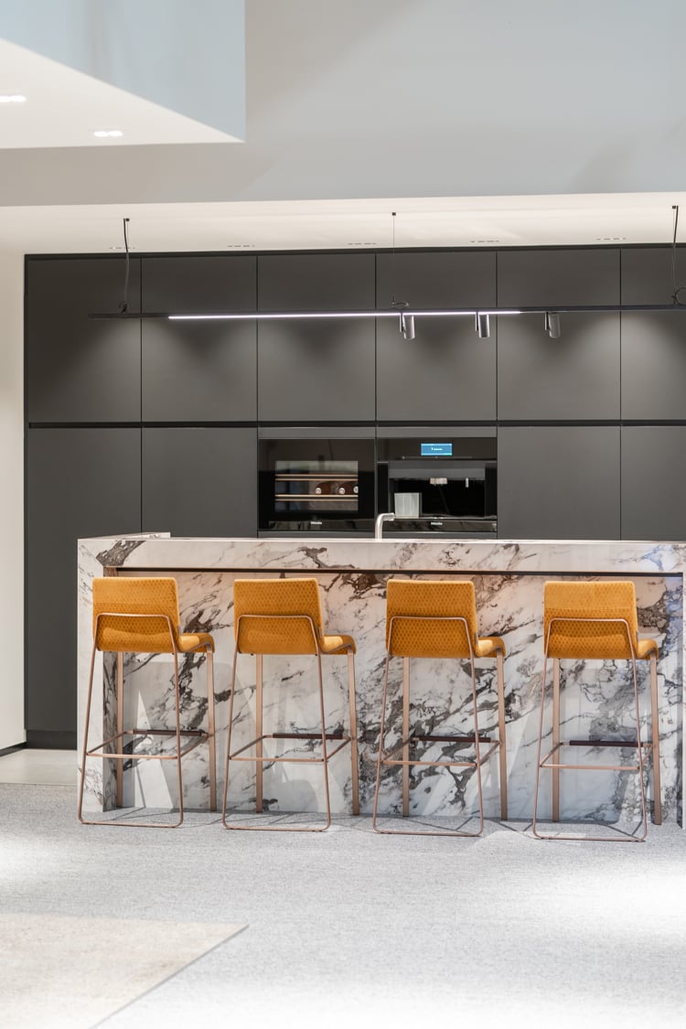 Minimalist lighting in dinning kitchen